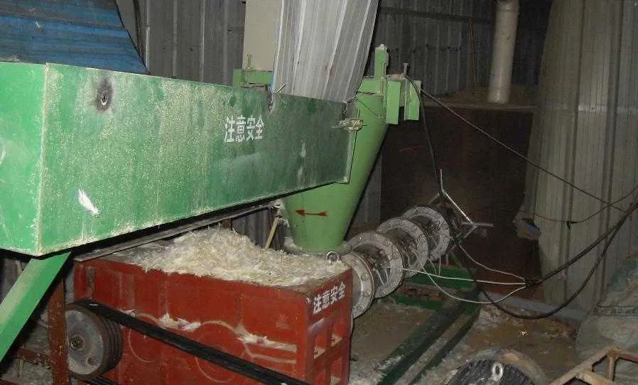 羽毛粉加工腥味、苦味、惡臭味混雜，看工業(yè)除臭劑如何快速除臭！
