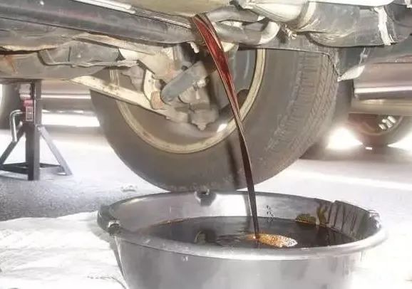 潔匠凈化·的凈工業(yè)除臭劑_廢機(jī)油處理難度大，擺脫“惡臭異味”又有什么方向？
